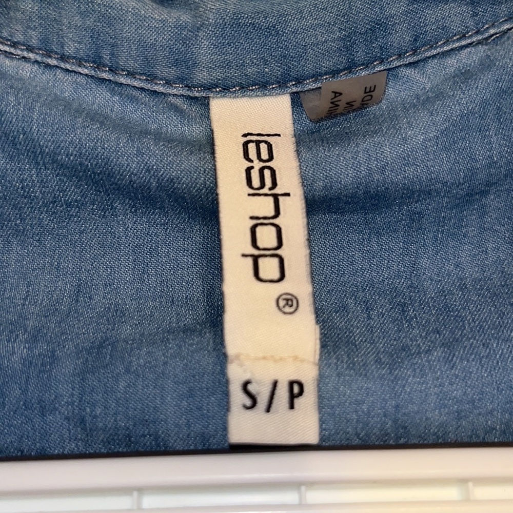 Blue gradient button up - Picture 3 of 3